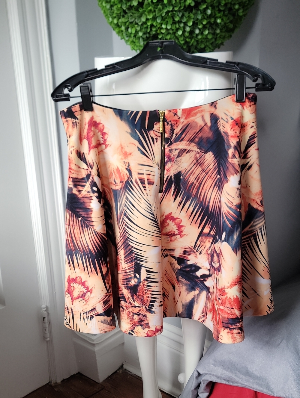 GUESS PEACH FLORAL PRINT MINI SKIRT